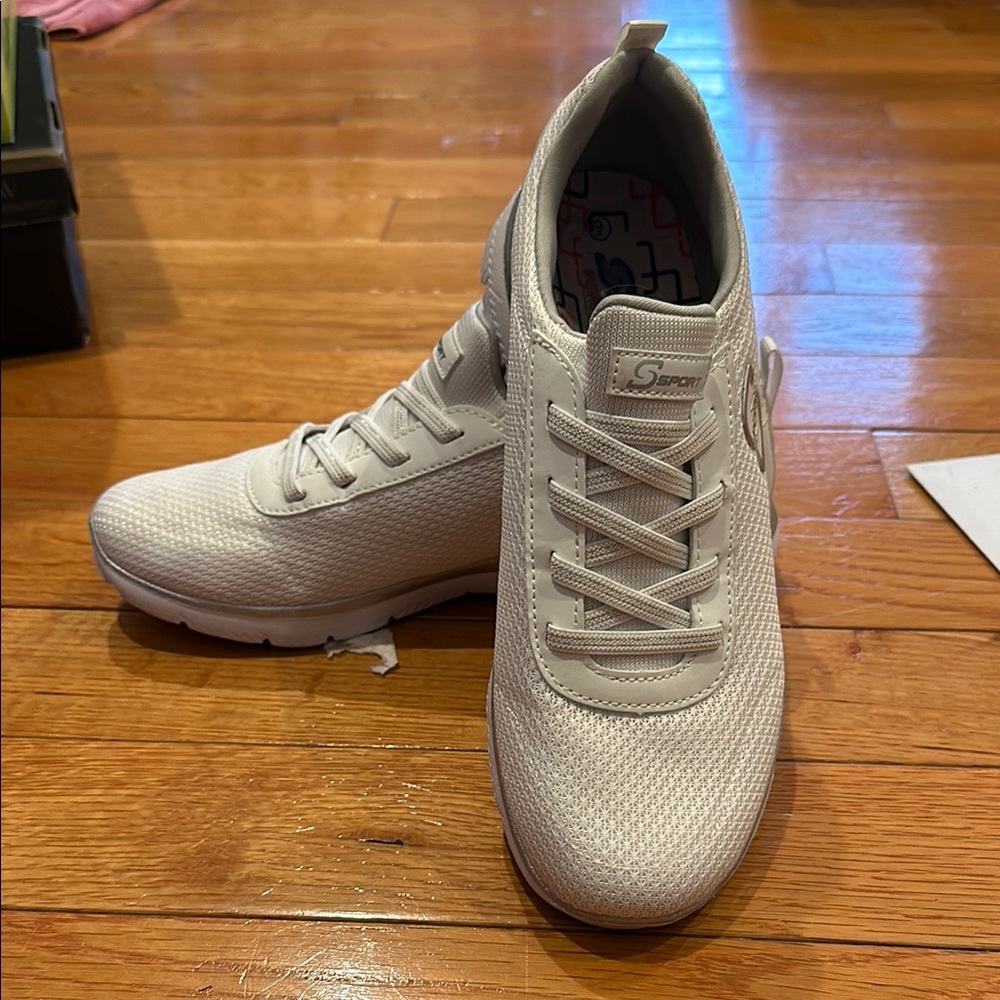 Women’s  White Sneakers